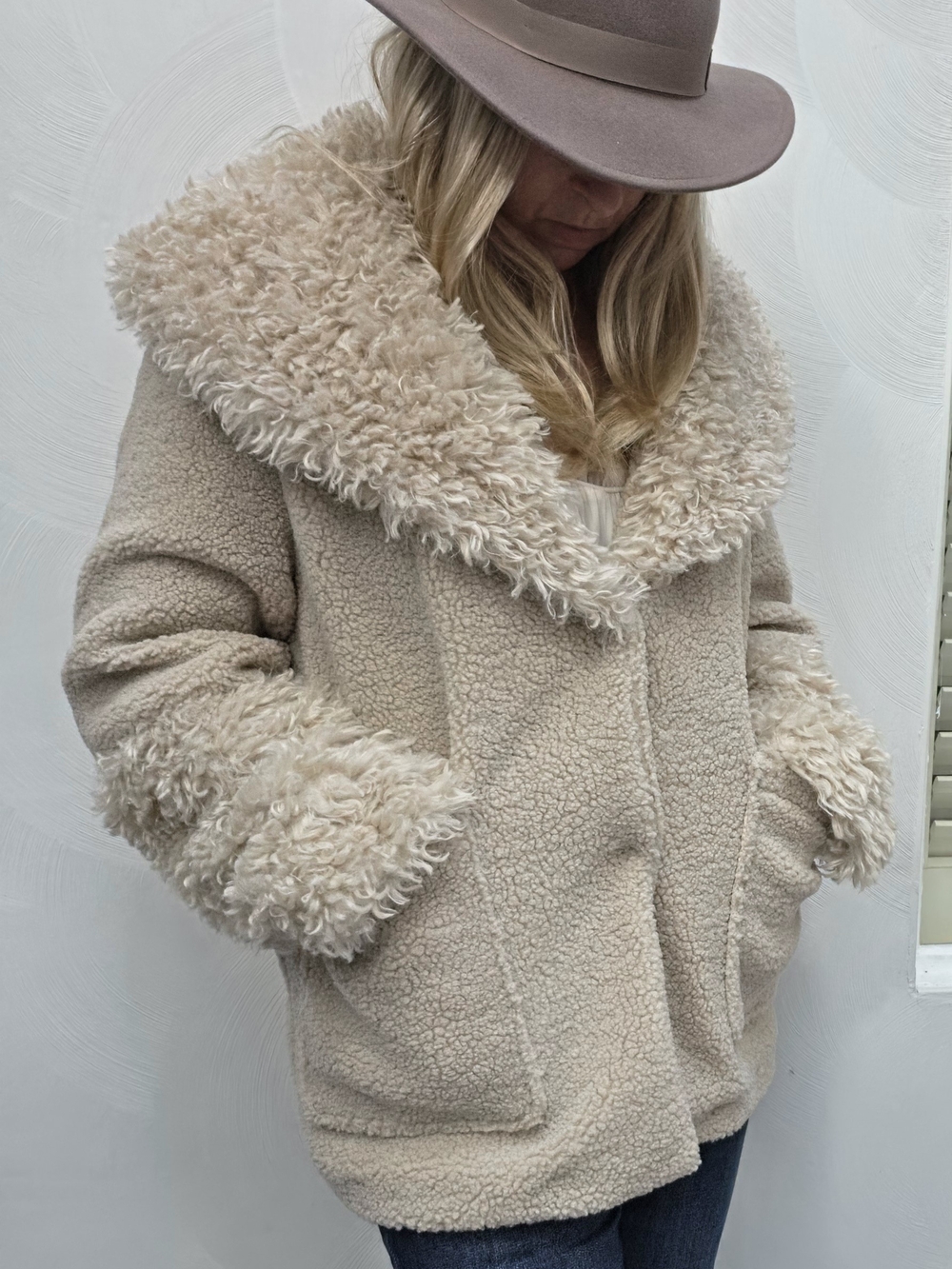 Kimchi Blue UO Cream Sherpa Faux-Shearling Coat  L